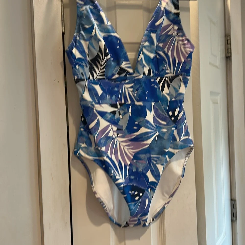 NWT Tommy Bahama Palm Modern Palma Mare Navy V-Neck One-Piece Swimsuit Size 16 - Picture 4 of 6